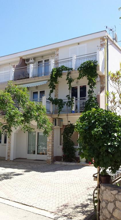 Apartments Ivi Vir Exterior photo