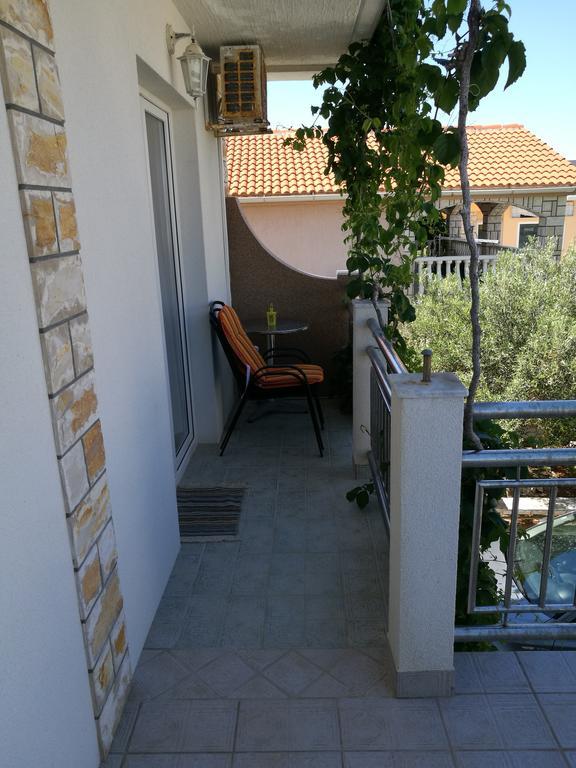 Apartments Ivi Vir Exterior photo